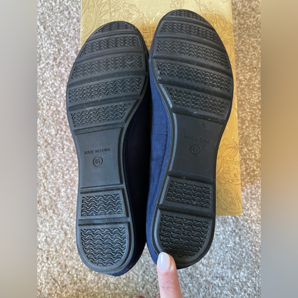 Navy Suede Flats with Ankle Strap Size 8.5! - Picture 3 of 8